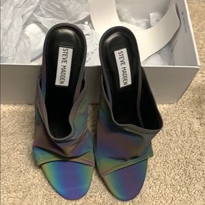 Steve Madden sling metallic heal